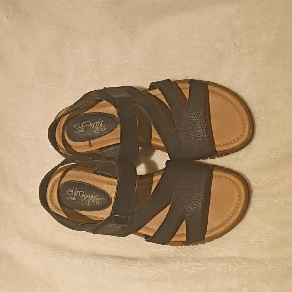Eurosoft by Sofft Black Ceejay Faux Leather Flatform Comfort Sandal Size 7 M - Picture 8 of 8